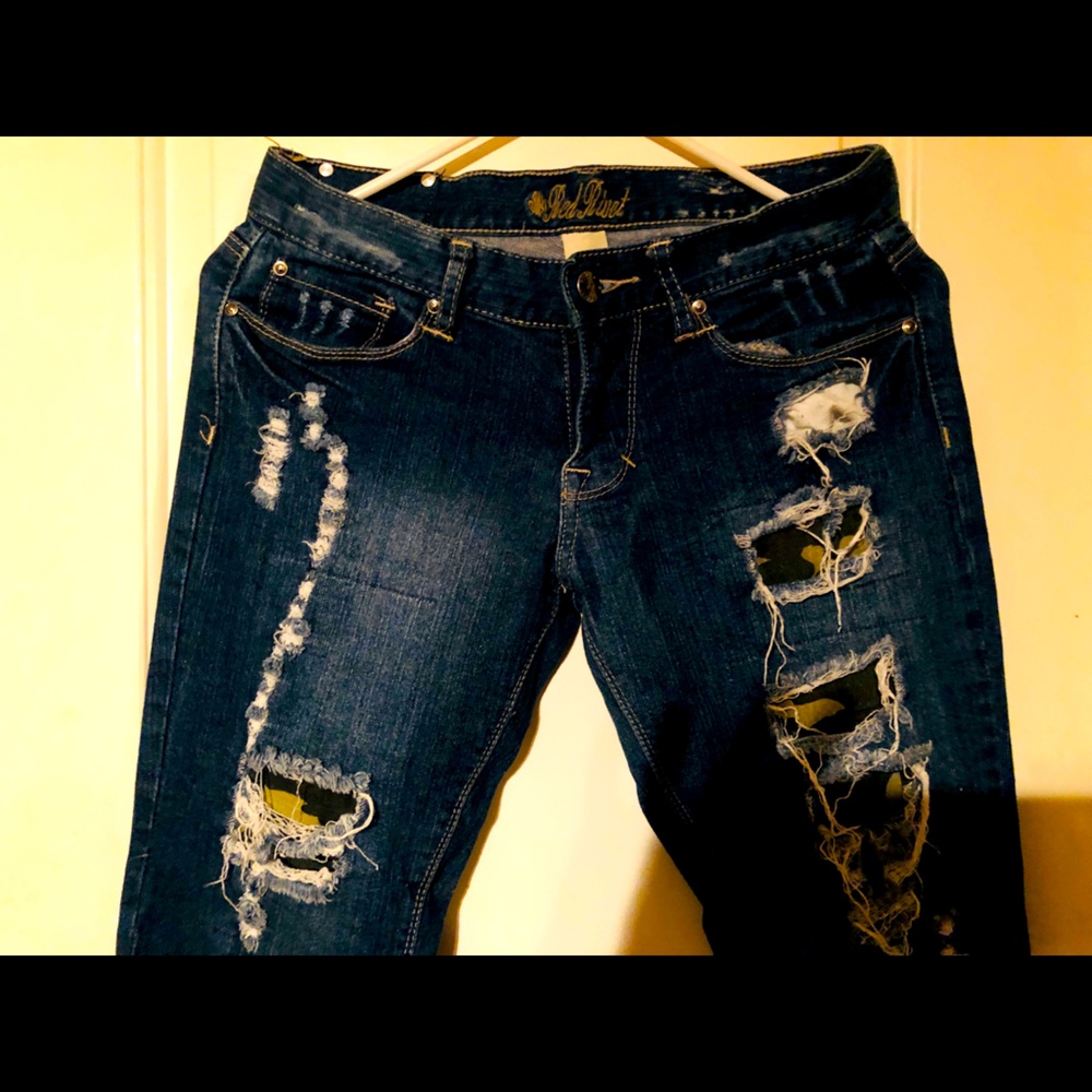 Red Rivet Jeans With Camouflaged - image 1